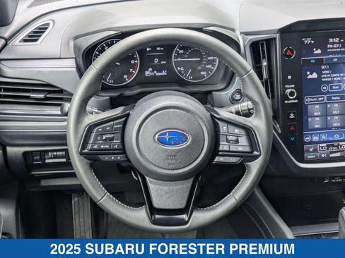 Used 2025 Subaru Forester Premium AWD/4WD image 16