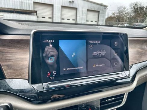 Used 2024 Volkswagen Atlas SE image 13