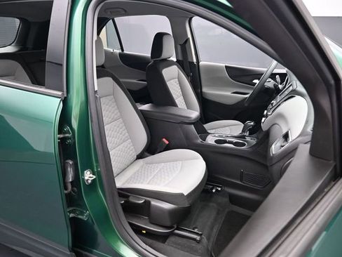 Used 2018 Chevrolet Equinox LS image 27