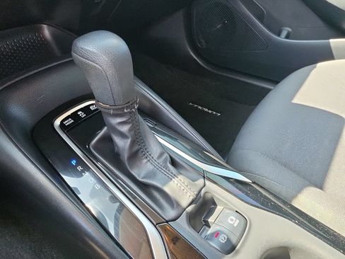 Used 2022 Toyota Corolla LE FWD image 24