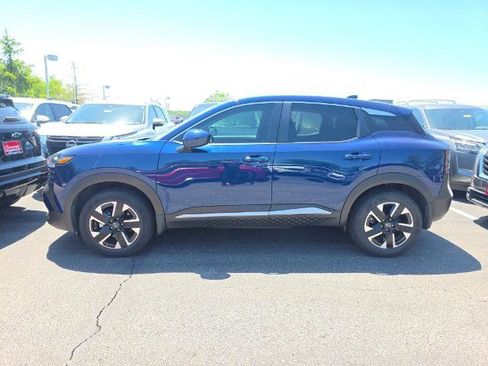 Certified 2025 Nissan Kicks SV AWD/4WD image 3