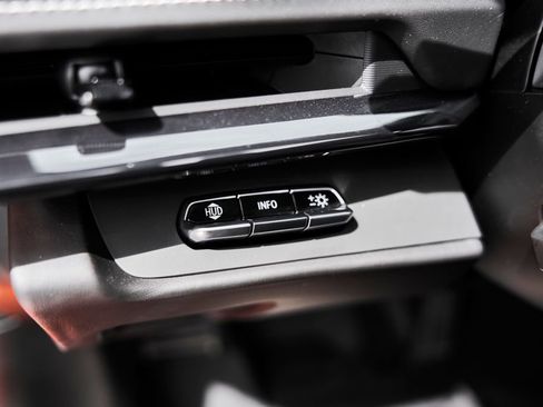 Used 2024 Chevrolet Corvette Z06 w/ Z07 Performance Package image 50