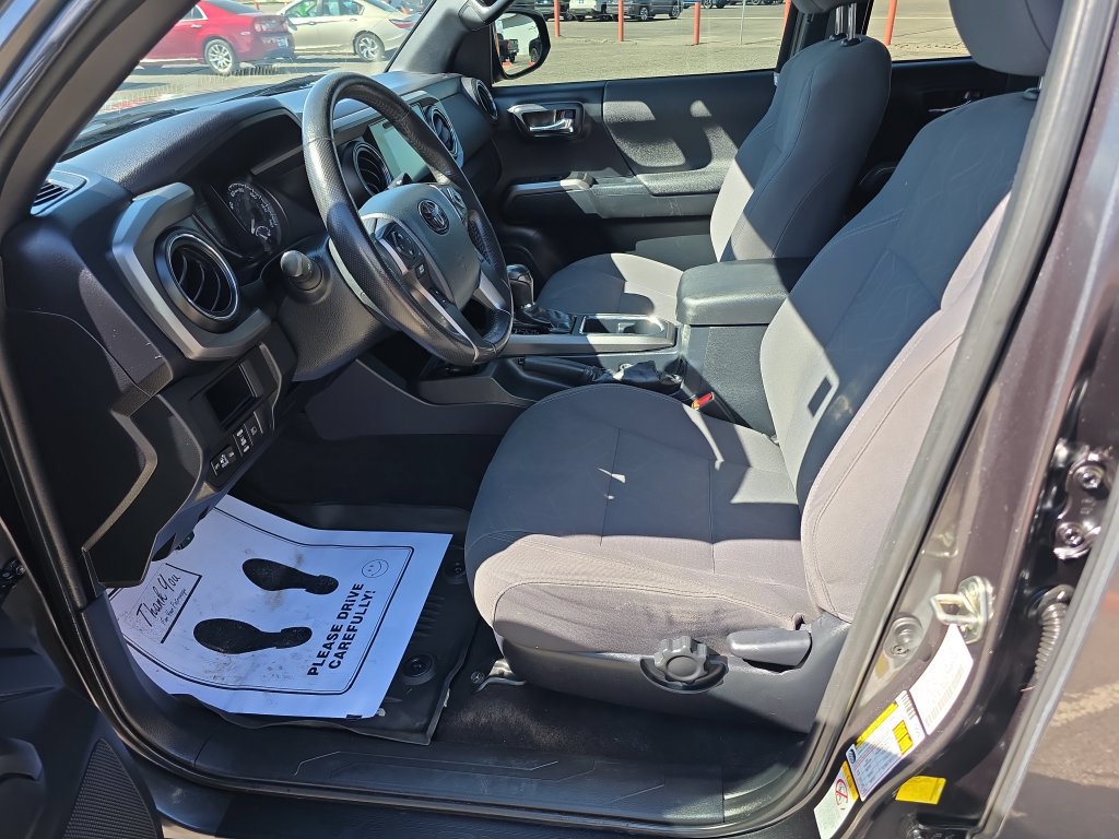 Used 2019 Toyota Tacoma TRD Off-Road w/ Technology Package AWD/4WD image 12