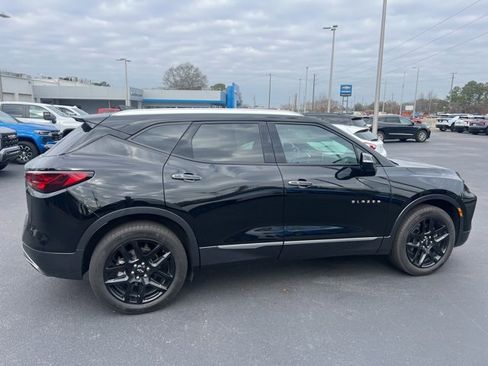 Used 2023 Chevrolet Blazer Premier w/ Enhanced Convenience Package image 5