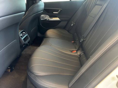Used 2025 Mercedes-Benz E 350 4MATIC Sedan image 13
