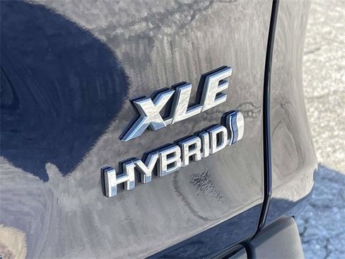 Used 2024 Toyota RAV4 XLE image 12
