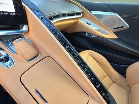 Used 2023 Chevrolet Corvette Stingray w/ Z51 Performance Package image 28