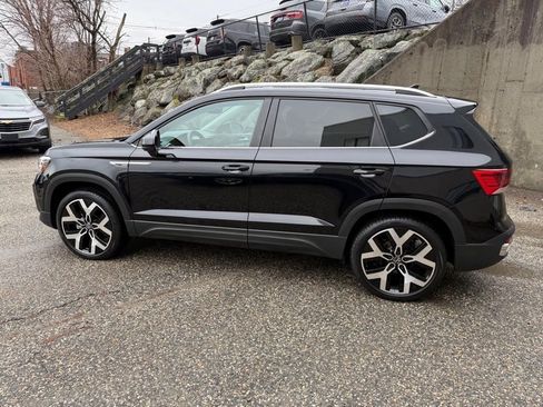Used 2023 Volkswagen Taos SEL AWD/4WD image 3