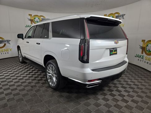 Used 2023 Cadillac Escalade ESV Premium Luxury w/ LPO, Floor Liner Package AWD/4WD image 6