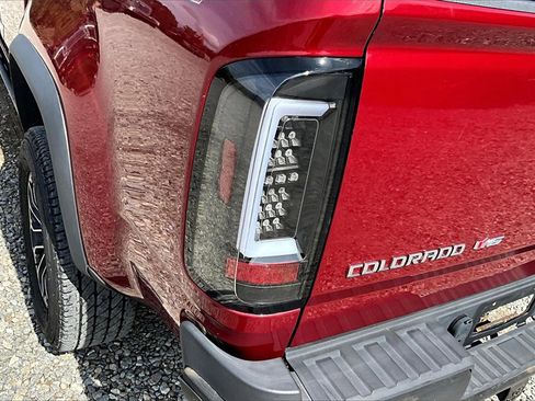 Used 2018 Chevrolet Colorado ZR2 image 28