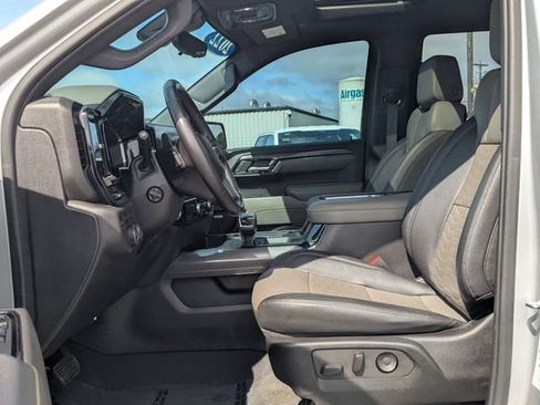 Used 2022 Chevrolet Silverado 1500 ZR2 w/ Technology Package AWD/4WD image 22