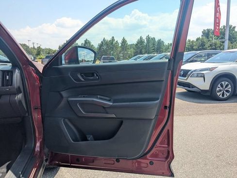Used 2024 Nissan Pathfinder Rock Creek AWD/4WD image 32