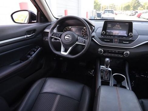 Certified 2025 Nissan Altima 2.5 SR FWD image 22