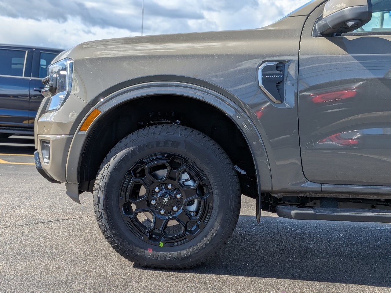 New 2026 Ford Ranger Lariat w/ Black Appearance Package AWD/4WD image 11