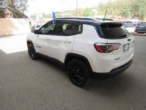 Used 2023 Jeep Compass Latitude w/ Convenience Group AWD/4WD image 2