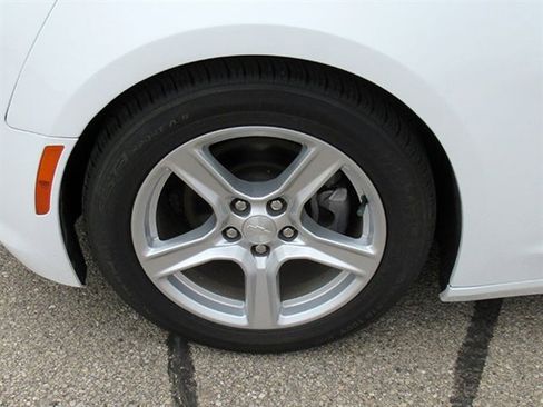 Used 2019 Chevrolet Camaro LT image 15