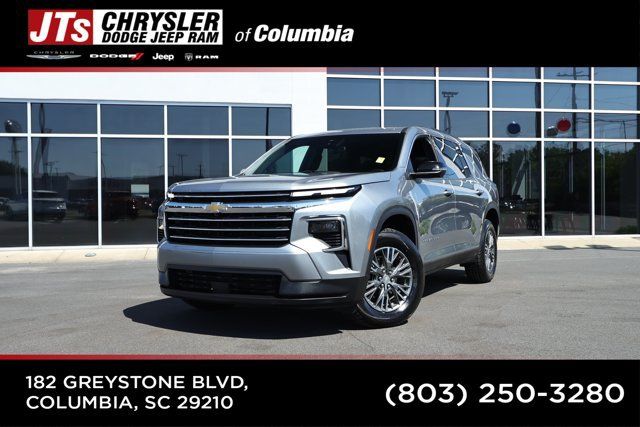 Used 2024 Chevrolet Traverse LT FWD image 1