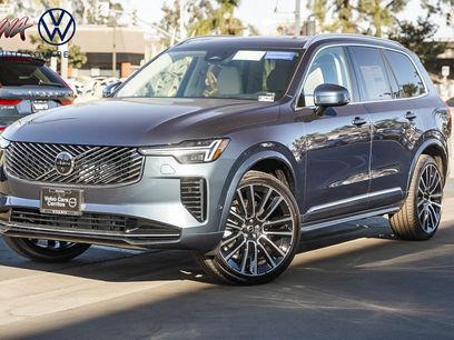 New 2025 Volvo XC90 B6 Ultra w/ Lounge Package