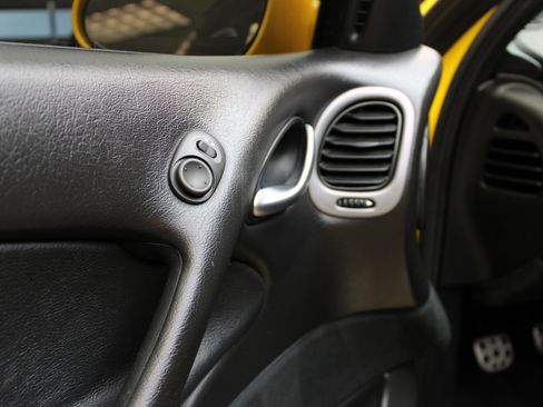 Used 2005 Pontiac GTO image 31