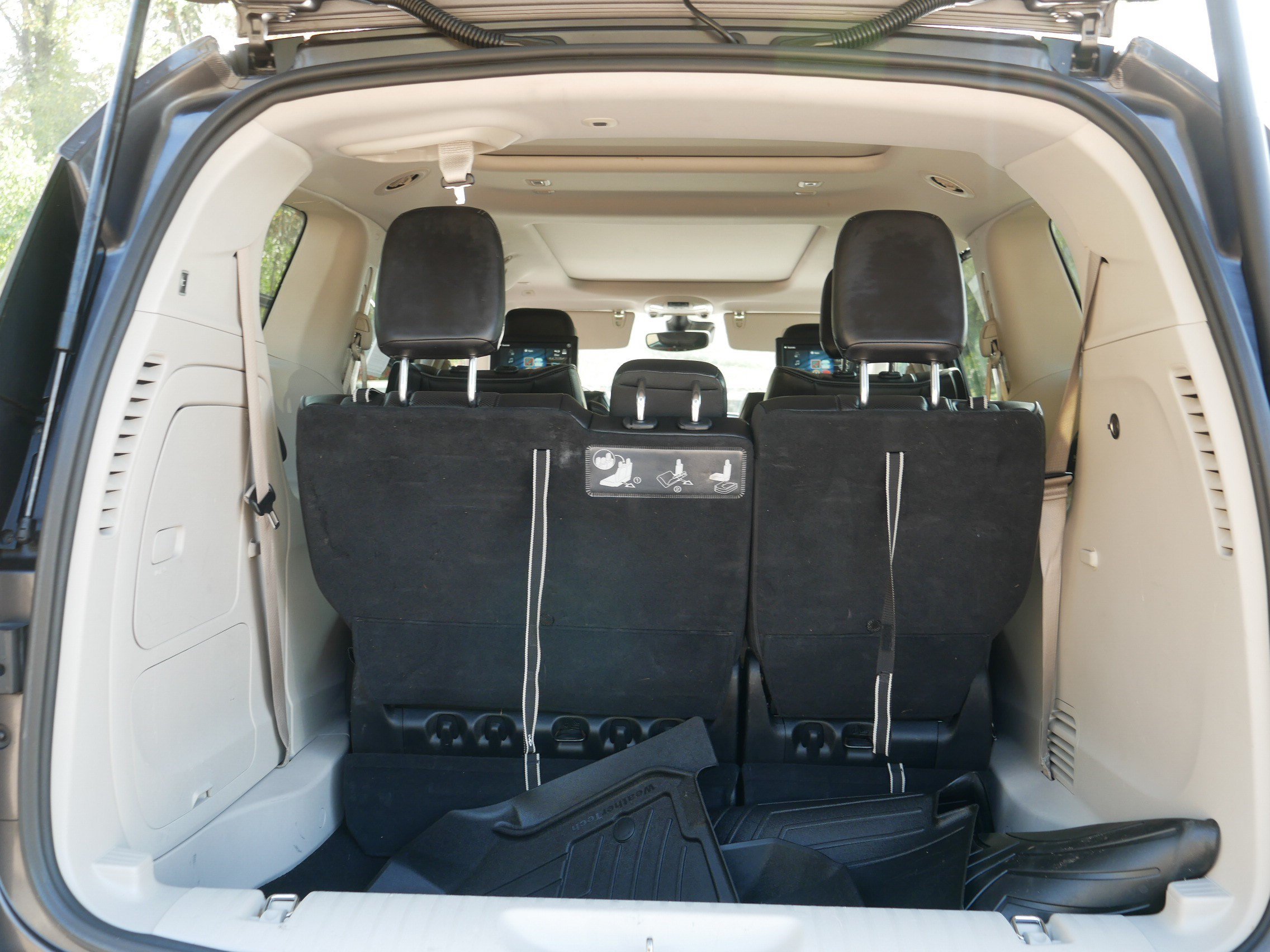 Used 2018 Chrysler Pacifica Limited w/ Advanced Safetytec Group FWD image 18
