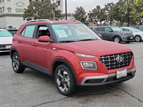 Certified 2025 Hyundai Venue Limited image 26