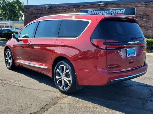 Used 2024 Chrysler Pacifica Pinnacle AWD/4WD image 5