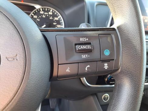 Used 2023 Nissan Rogue SV image 23