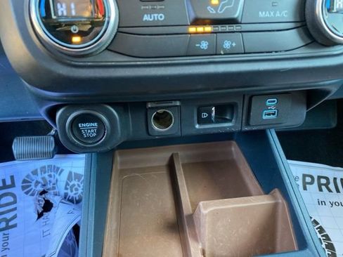 Used 2022 Ford Maverick Lariat w/ Equipment Group 500A Standard image 27