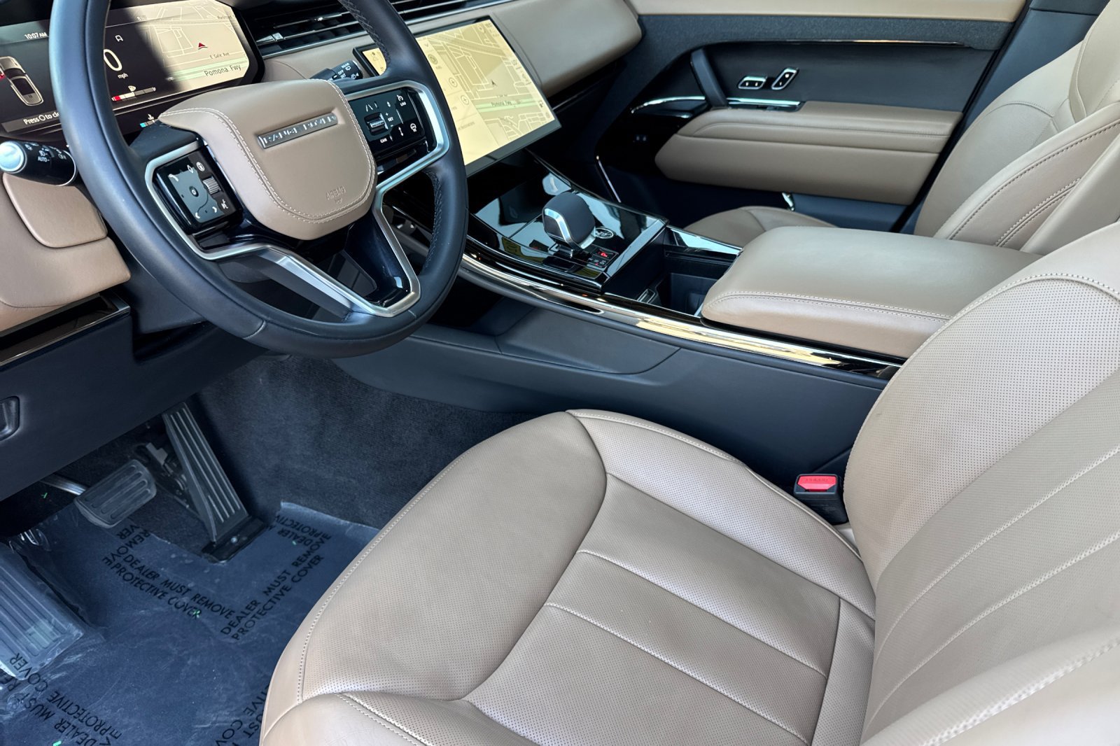 Used 2024 Land Rover Range Rover Sport SE AWD/4WD image 9