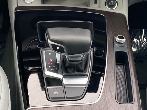 Used 2024 Audi Q5 e Premium Plus w/ Premium Plus Package image 12