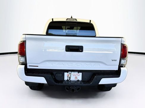 Used 2022 Toyota Tacoma TRD Sport w/ Technology Package AWD/4WD image 8