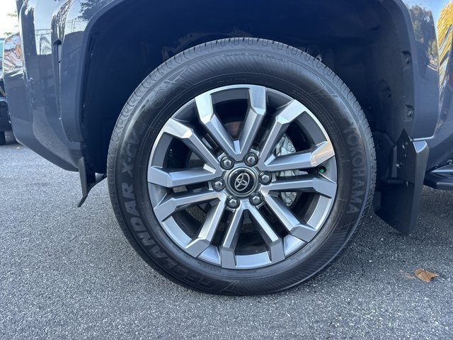 Used 2025 Toyota 4Runner Limited AWD/4WD image 13