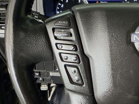 Used 2022 Nissan Frontier SV image 14