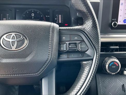 Used 2025 Toyota Tacoma SR5 AWD/4WD image 20