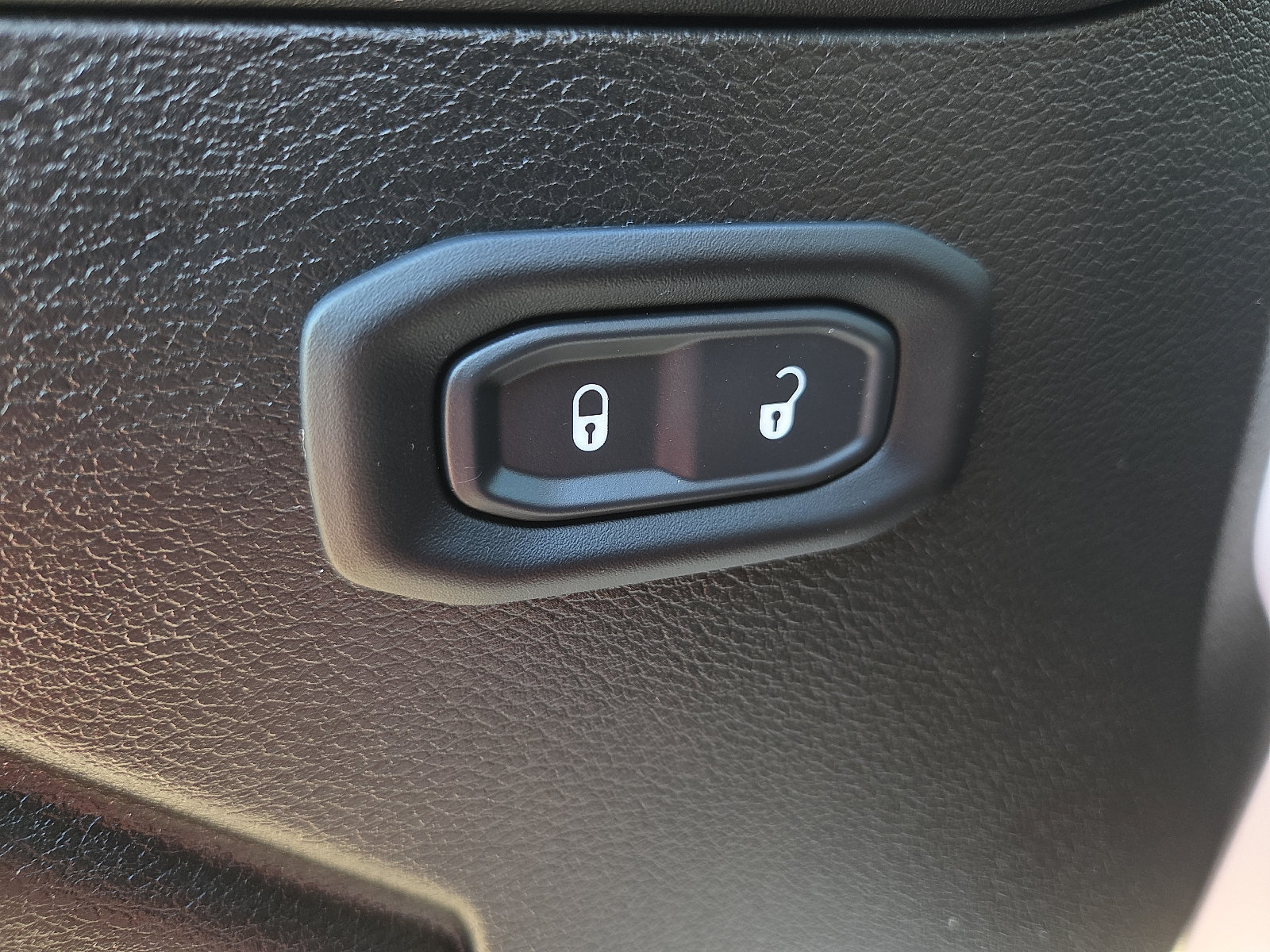 Used 2025 Jeep Gladiator Sport AWD/4WD image 14
