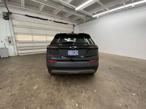 Used 2023 Chevrolet Bolt EUV LT w/ Convenience Package image 5