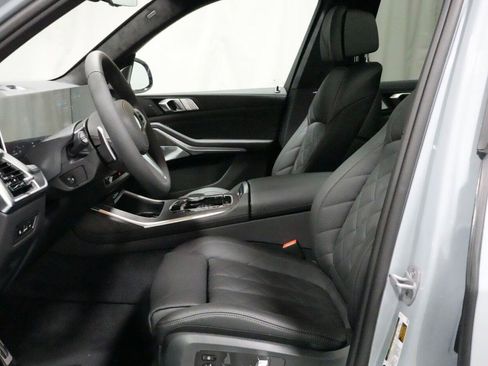 New 2027 BMW X7 xDrive40i w/ M Sport Package AWD/4WD image 2