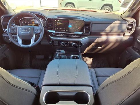 New 2026 GMC Sierra 1500 SLT image 4