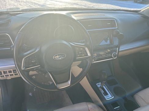 Used 2018 Subaru Outback 2.5i Premium image 6