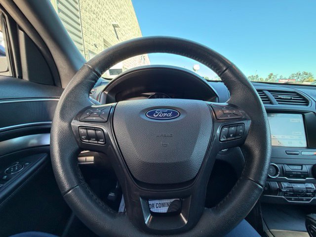 Used 2018 Ford Explorer XLT w/ Equipment Group 202A AWD/4WD image 29