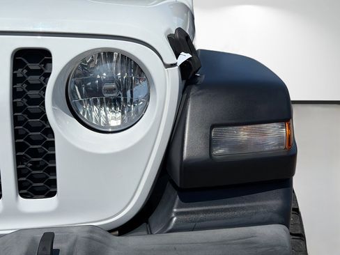 Used 2020 Jeep Gladiator Sport w/ Quick Order Package 24S AWD/4WD image 9