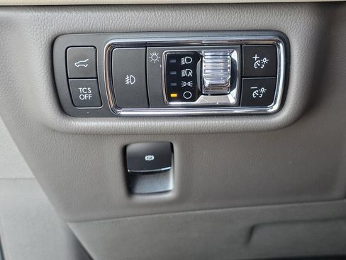 Used 2023 Lincoln Nautilus Reserve w/ Equipment Group 202A AWD/4WD image 37