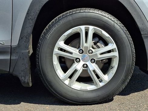 Certified 2023 GMC Terrain SLE w/ Driver Convenience Package AWD/4WD image 8