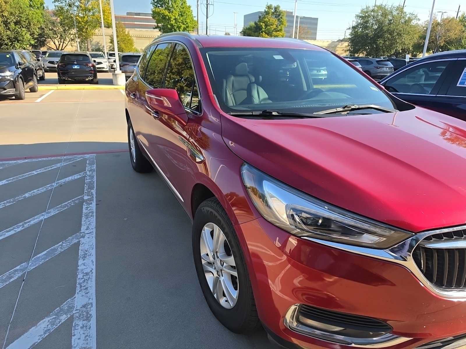 Used 2019 Buick Enclave Essence FWD image 3
