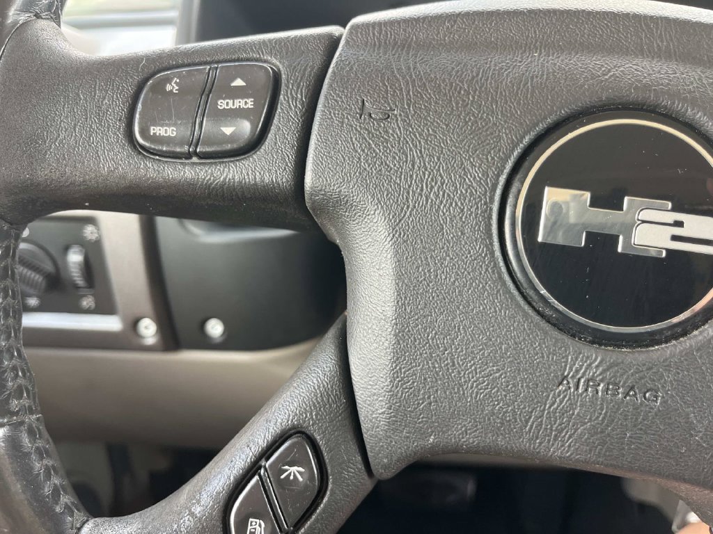 Used 2004 HUMMER H2 w/ Preferred Equipment Group AWD/4WD image 29