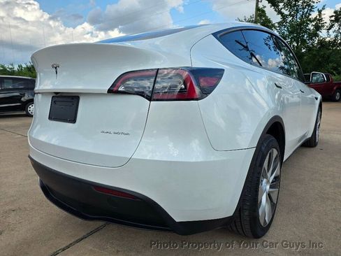 Used 2023 Tesla Model Y AWD image 14