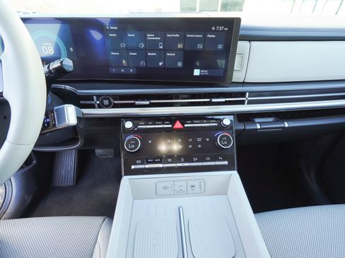 Used 2024 Hyundai Santa Fe SEL image 29