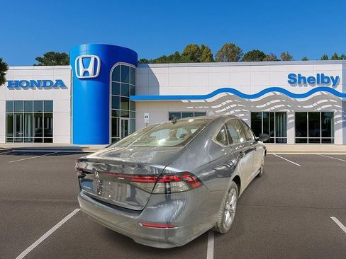Used 2023 Honda Accord EX image 8