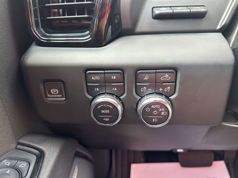 Used 2023 GMC Sierra 1500 AT4 w/ Technology Package image 15