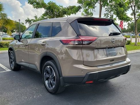 Used 2025 Nissan Rogue SV FWD image 6